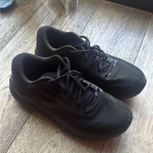 Men’s Brooks Ghost Max 2 Orthotic Sneakers